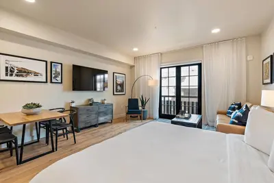 Image de Gorgeous Condo|Juliette Balcony|Mountain & Village Views