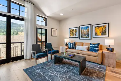 Image de Remarkable Condo|Plaza\/Mountain views Pet Friendly