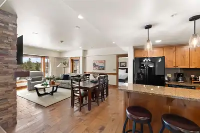 Image de Welcoming Condo|Pet Friendly|Fireplace and Patio