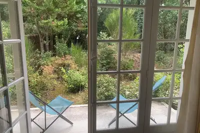 Image de Maison dans quartier recherché à 5 minutes de la plage.