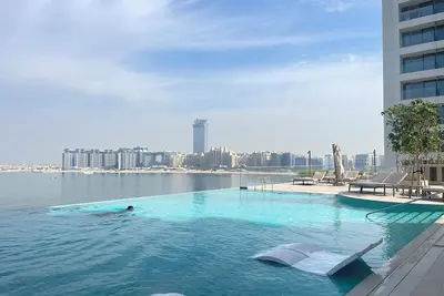 Image de Luxury right by the sea! \nPool with breathtaking views of Palm Jumeirah!