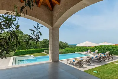 Image de Villa à Vižinada avec 4 chambres à coucher, 9 couchages