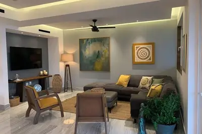 Image de 3 bdr 3bth Luxury accommodations in Zona Romântica only one block from the beach