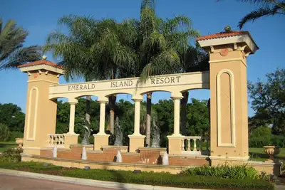 Image de 3 Br 2. 5 Bth Townhome in beautiful resort minutes away from Disneyworld! !