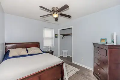 Image de Cozy pet-friendly home close to Camp Lejeune and area beaches.