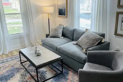 Image de Cozy home minutes from lake
