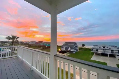 Image de Heated Pool-Hot Tub | 6 Bed\/6 Bath | Steps to Beach