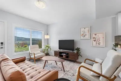 Image de New! For the View- Guest Suite; 3 beaches, hiking trails and wineries close by