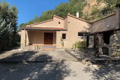 Image de Maison Dans un Cadre Privilégié et Calme à Estoublon