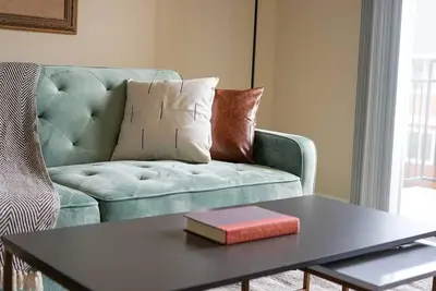 Image de Sleepover: Eclectic 1bd/1ba + Balcony - Okc\n