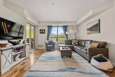 Image de Tide's Edge | Outdoor Pool & Hot Tub | Lake Views