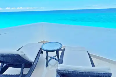 Image de Penthouse Combo #323: 8 Br/6Bth Beachfront – Sleeps 18