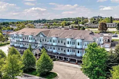 Image de Summer getaway: 2bed/2bath condo w/ full kitchen. 30+ day rental.