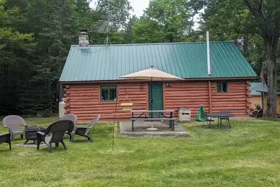 Image de Cozy cabin in the Maine woods. Direct access to Atv/Snowmobile trails.