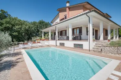 Image de Superbe maison de 2 chambres Ă Otricoli