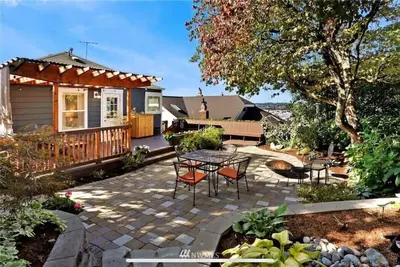 Image de Cheerful 3-bedroom house with stunning backyard!