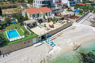 Image de Belle maison de 4 chambres à Slatine