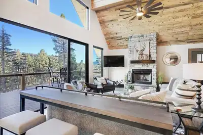 Image de Brand new custom built cabin with a modern twist