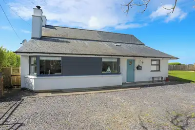 Image de Bryn Derwen, pet friendly, country holiday cottage in Valley