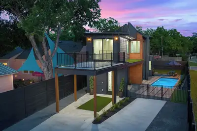 Image de Brand New Austin Downtown Home -Pool