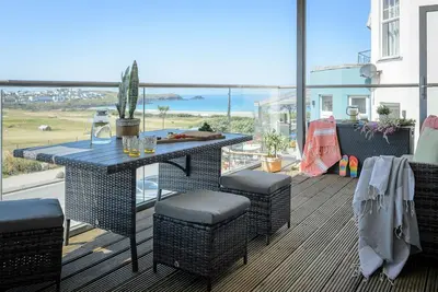 Image de 6 Azure - an apartment that sleeps 7 guests in 3 bedrooms