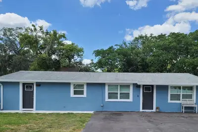 Image de Brand new on the inside. Remodeled Apr 2024. Quiet neighborhood. Convenient