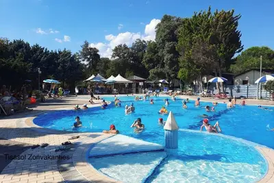 Image de Campsitechalet in Viareggio near sea incl airco