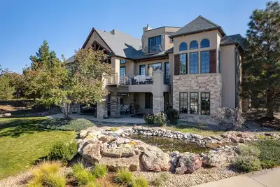 Image de Sprawling French Estate home on 10 acres!
