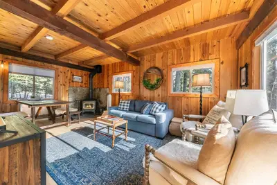 Image de 3bd Retreat - 5 Min to Beach, Trails & Town
