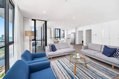 Image de Welcome to your luxurious escape at the Opus building in vibrant Broadbeach!