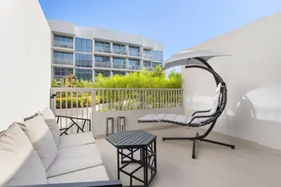 Image de Modern Studio in Jvc with a Large Terrace
