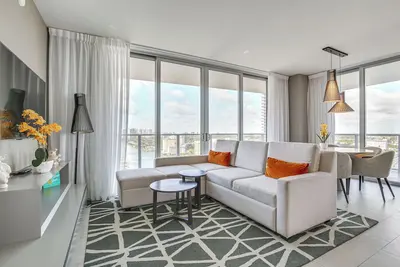 Image de Walk to Hollywood Beach: Upscale 16th-Floor Condo