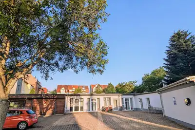 Image de Neuerbaute Ferienwohnung \"friedensstein\" Befindet Sich Direkt am SchloĂźpark