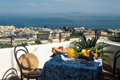 Image de Country house over the bay of Sorrento with an amazing  view of Vesuvius