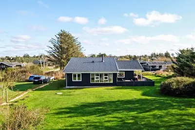Image de Restored summercottage close to the.