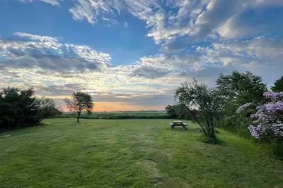 Image de Summer cottage idyll at Nature's Pearl.