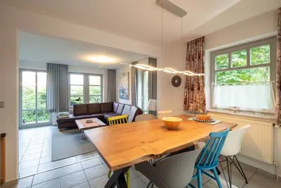 Image de Modernes Familienfreundliches Ferienhaus mit Kindgerechter Ausstattung