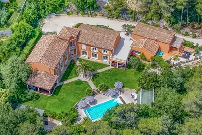 Image de Villas Beaumont avec piscine et jacuzzi proche d'Uzes et Anduze