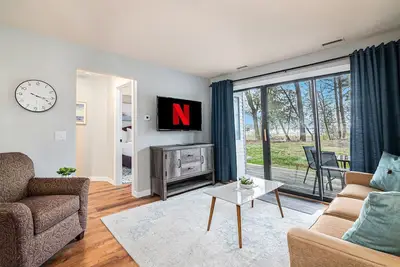 Image de 🏖️ Cozy Bayview 1bdr Walk-out Condo @ The Shores ➠ 5660