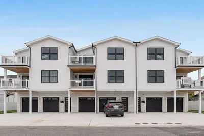 Image de 3 bedroom 2 bath condo
