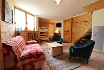 Image de Wifi, balcon, cheminée ou poêle à bois, parking, télévision, 90m², Les Gets