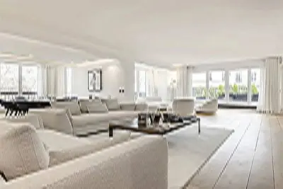 Image de 180m Of Modern Luxury & Landmark Living On Avenue. Montaigne With Private Terrace