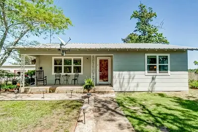 Image de Spacious House in Charming Smithville - Dog-Friendly with patio