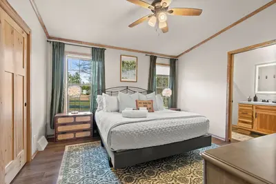 Image de Dog Friendly Sand Valley Lake Camelot
