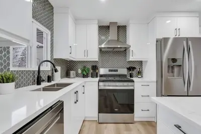 Image de ` Rodeo`  Upper Suite in Trendy Killarney