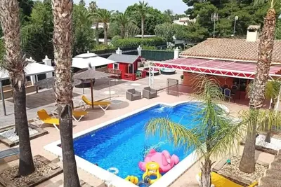 Image de Chalet Elche, Wifi, Fenced Swimming Pool And Barbeque