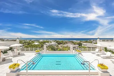 Image de Kaiya Beach Resort #207-2br sleeps 6, with private beach access.