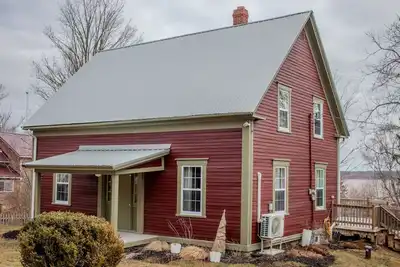 Image de 4 Bed Character Waterfront home