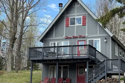 Image de Snow Otter Haus | Cozy 2br Retreat