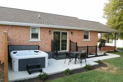 Image de Modern\/Cozy rancher, Amish views*hot tub\/game room